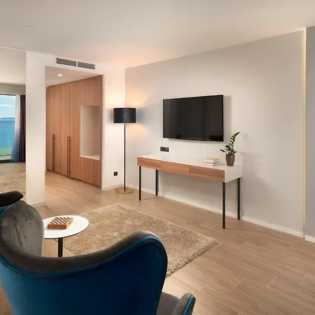 ホテル Amphora 4*