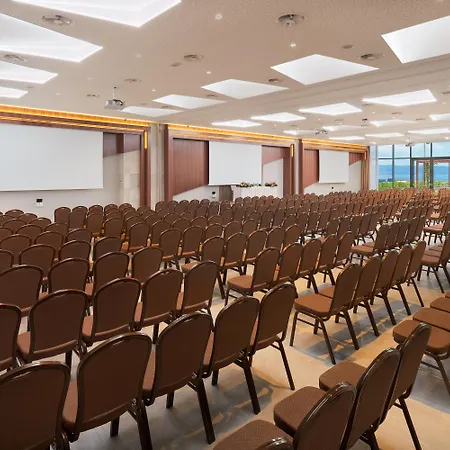 Amphora ホテル 4*