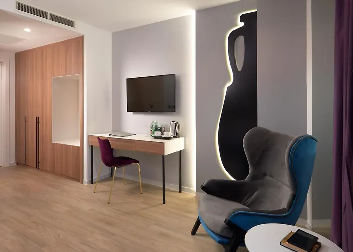 Amphora ホテル 4*