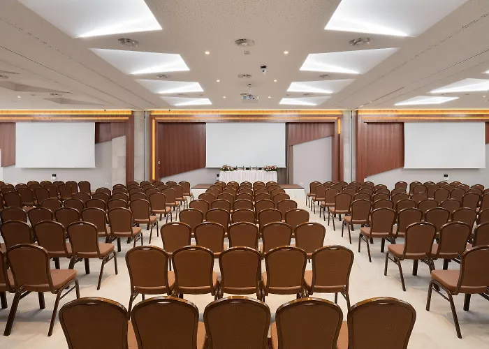 Amphora ホテル 4*